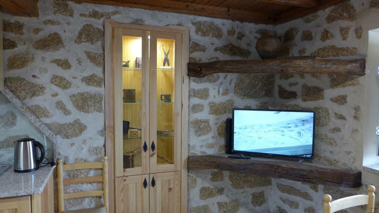 Casas Da Villa - Monsanto - Oliveira E Videira Relva  Buitenkant foto