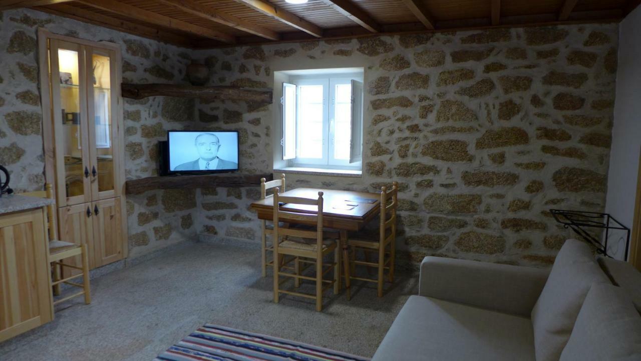 Casas Da Villa - Monsanto - Oliveira E Videira Relva  Buitenkant foto